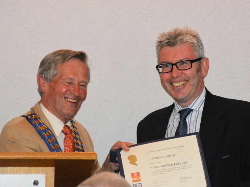 PresKenPresentsPHFttoMarkDavidson